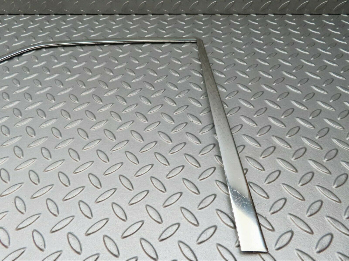 3740 Mercedes-Benz S123 200T Wagon Door Chrome Window Frame Front Right