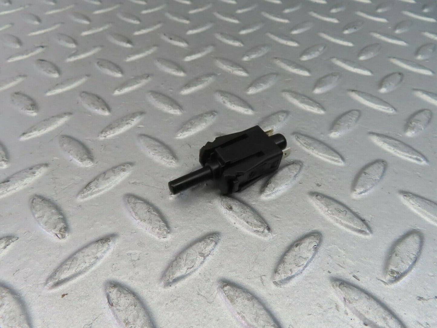 10399 Mercedes-Benz W201 190E Door Contact Switch 0015458714