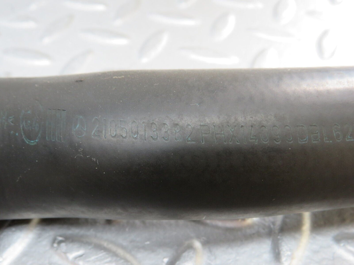 34991 Mercedes-Benz W210 320E Radiator Hose Pipe 2105013382