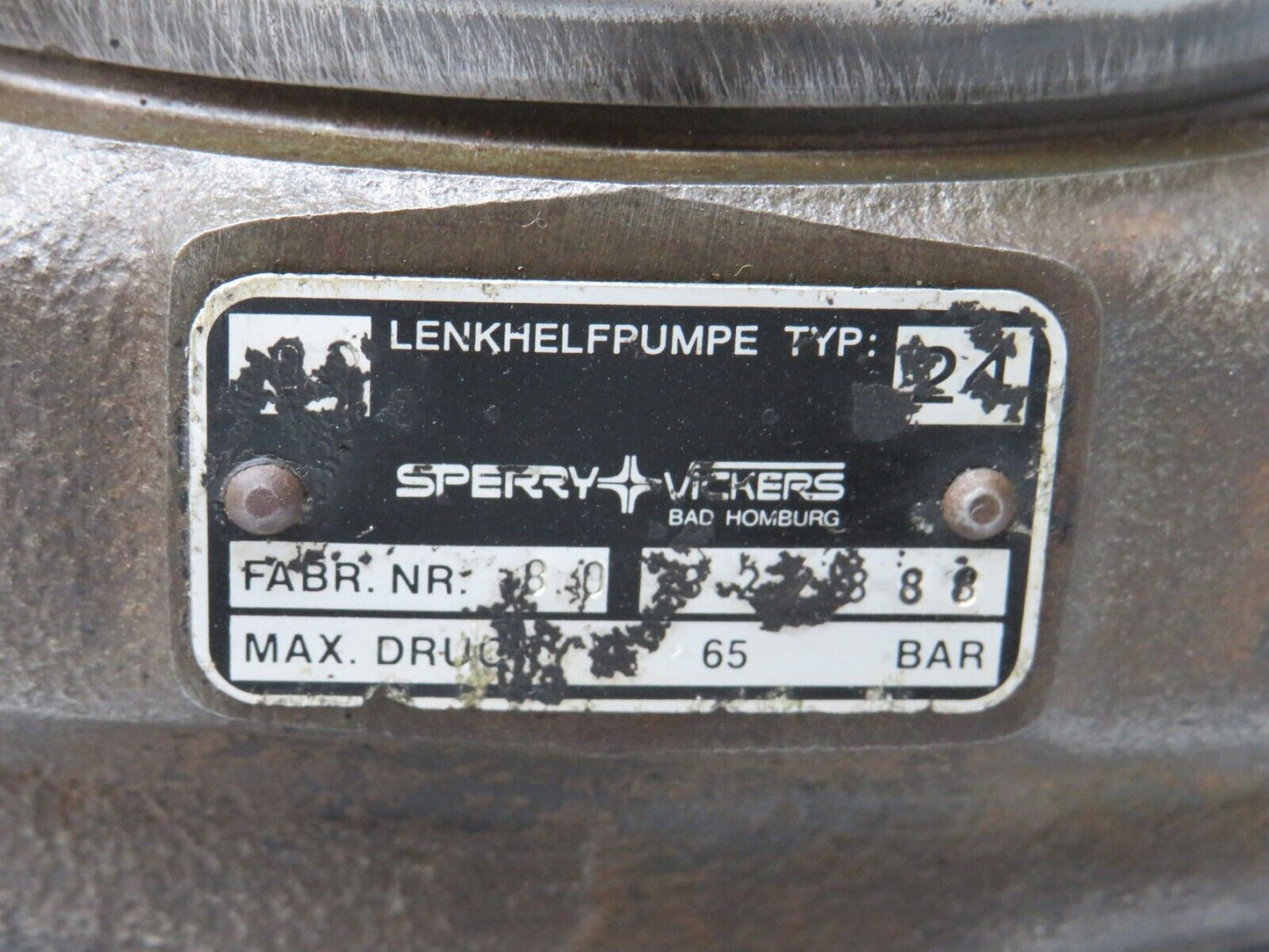 35923 Mercedes-Benz 240D OM616.912 Power Steering Pump