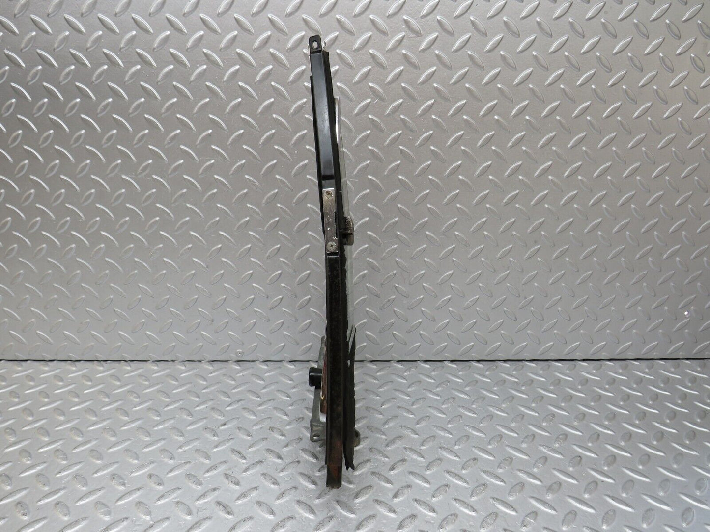35798 Mercedes-Benz W108 Front Left Quarter Window