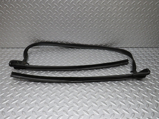38606 Mercedes-Benz R129 280SL Coupe Front Windscreen Rubber Seal
