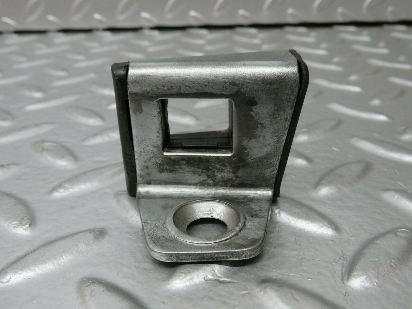 24313 Mercedes-Benz S124 220TE Wagon Door Lock Latch