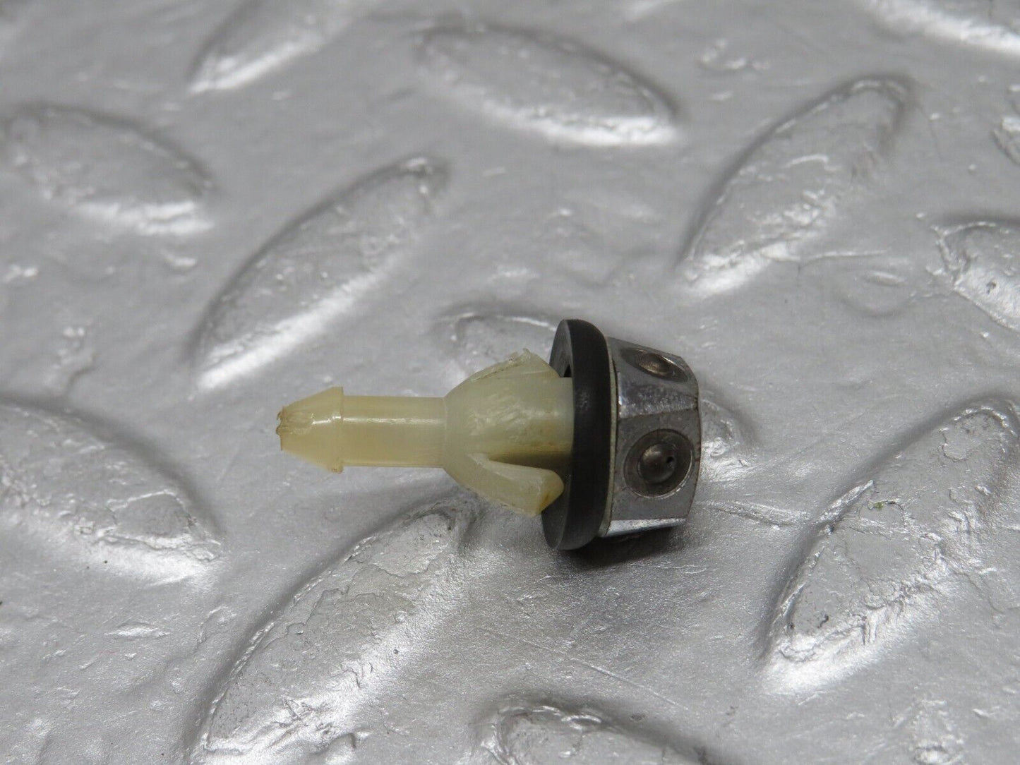 37461 Mercedes-Benz W109 300SEL Windscreen Washer Nozzle