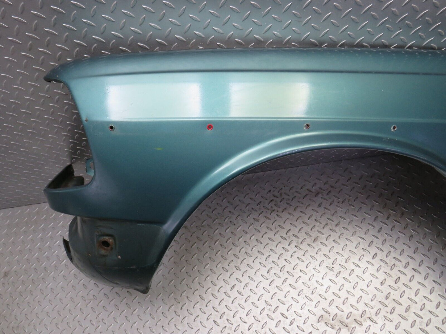29796 Mercedes-Benz W123 230E Front Left Wing Fender