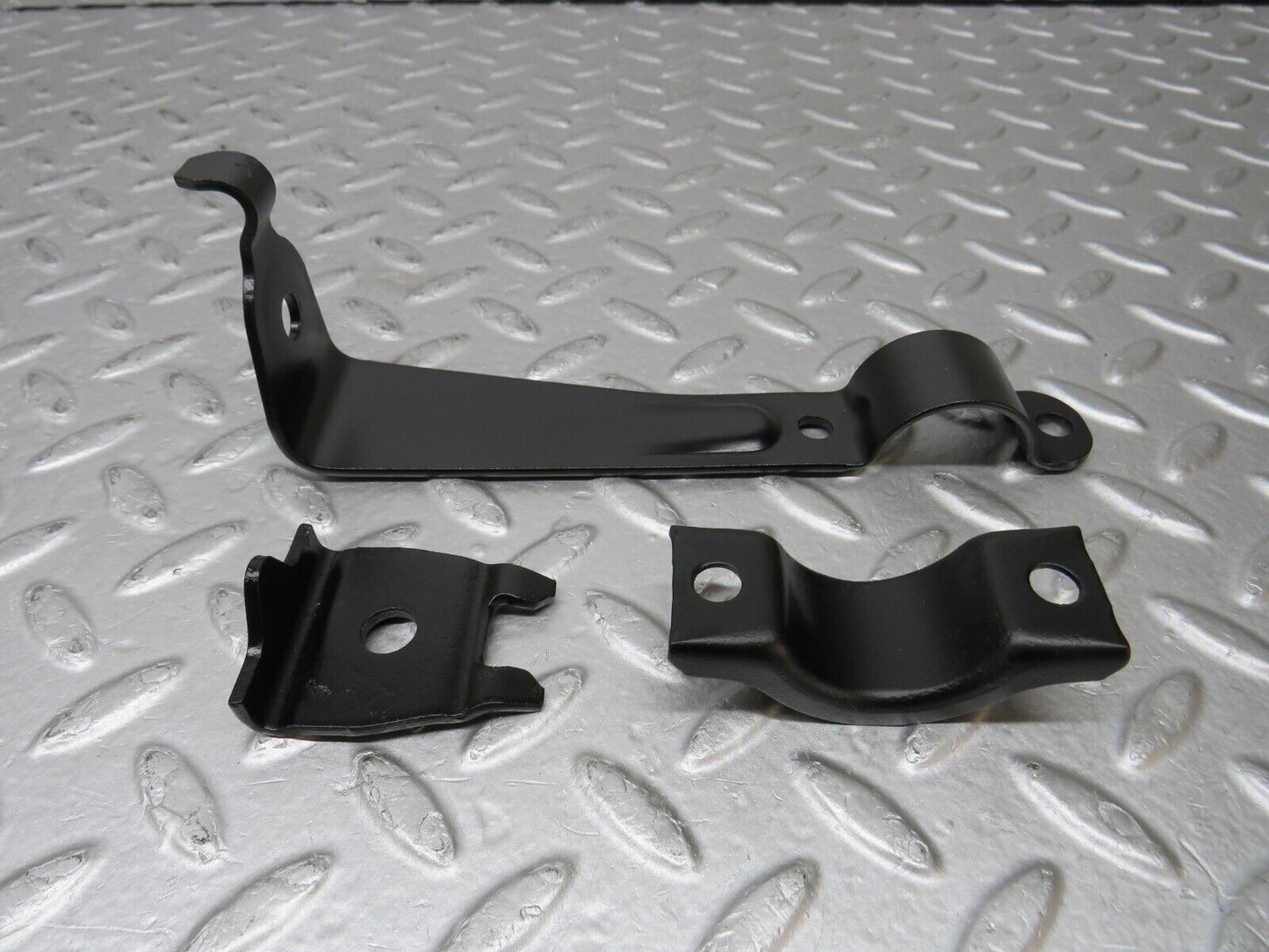 36782 Mercedes-Benz W201 190E 2.0L Front Axle Bracket