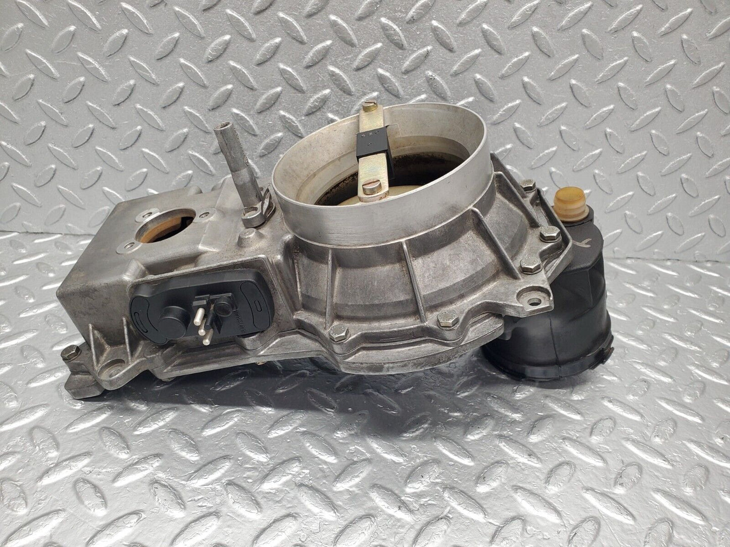 46023 Mercedes-Benz W126 420SE Air Flow Mass Meter Sensor Bosch 0438121037 1161400618