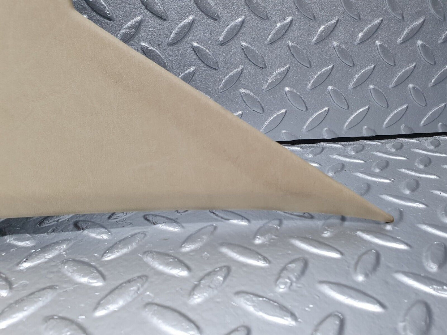 41000 Mercedes-Benz W126 300SE C Pillar Cover Left Side Beige 1266950344