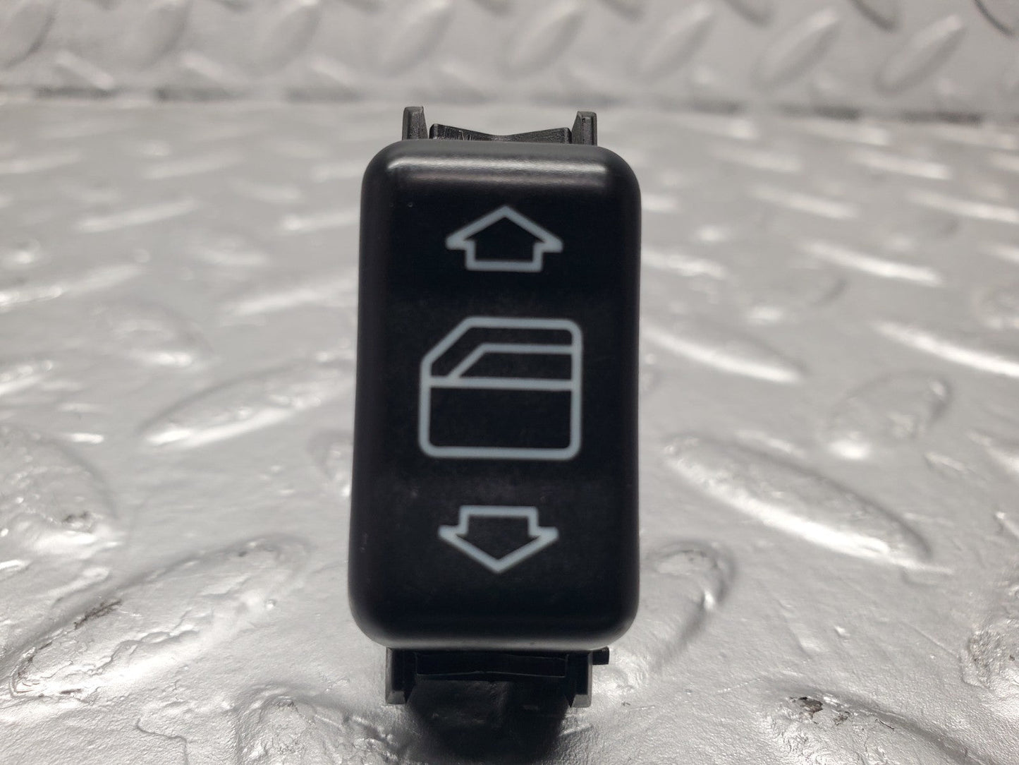 46895590