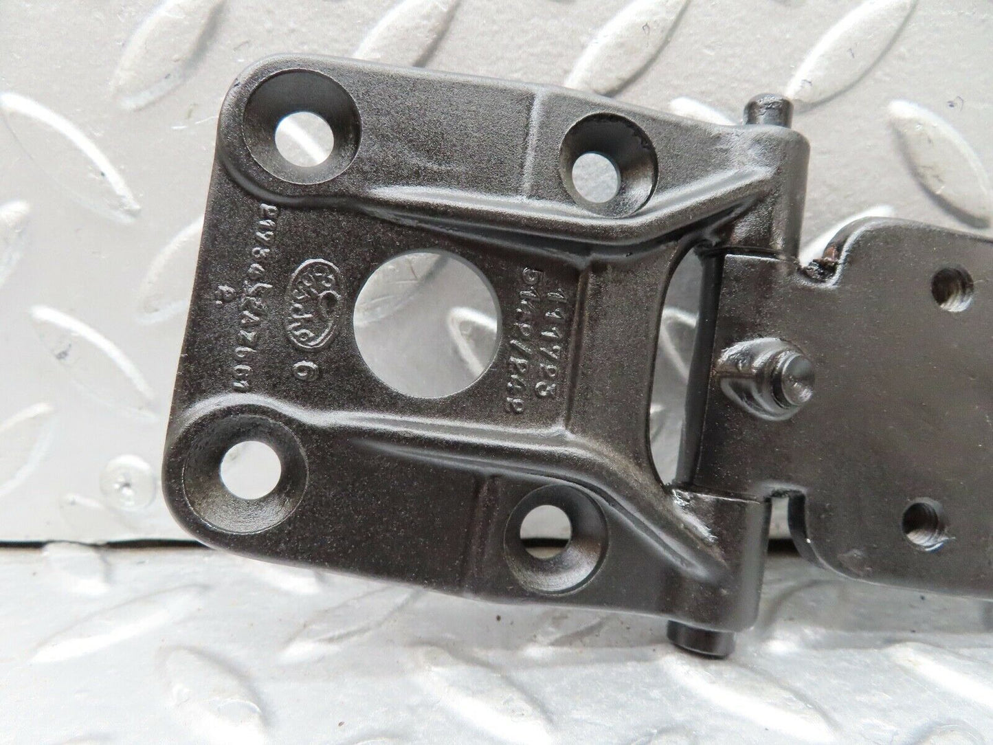 18223 Mercedes-Benz W111 220SE Coupe Right Door Hinge 1117235041