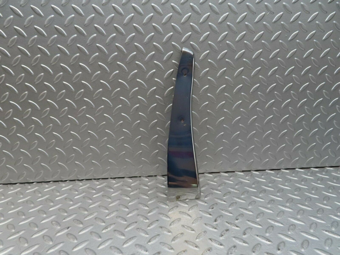 16599 Mercedes-Benz C107 380SLC Right Door Chrome Cover