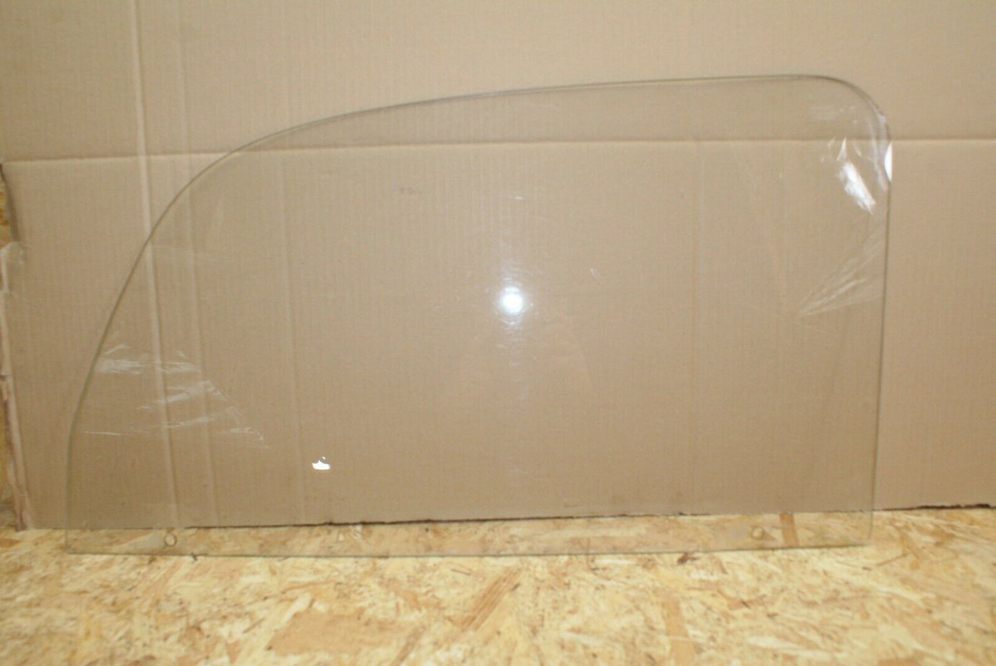 2268 Mercedes-Benz W105 219 PONTON Rear Right Door Glass