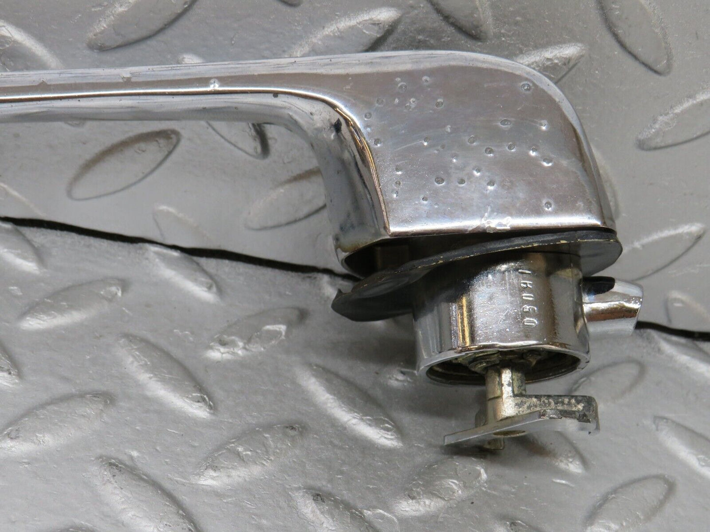 35817 Mercedes-Benz W108 Front Right Chrome Door Handle No Key 1087660801
