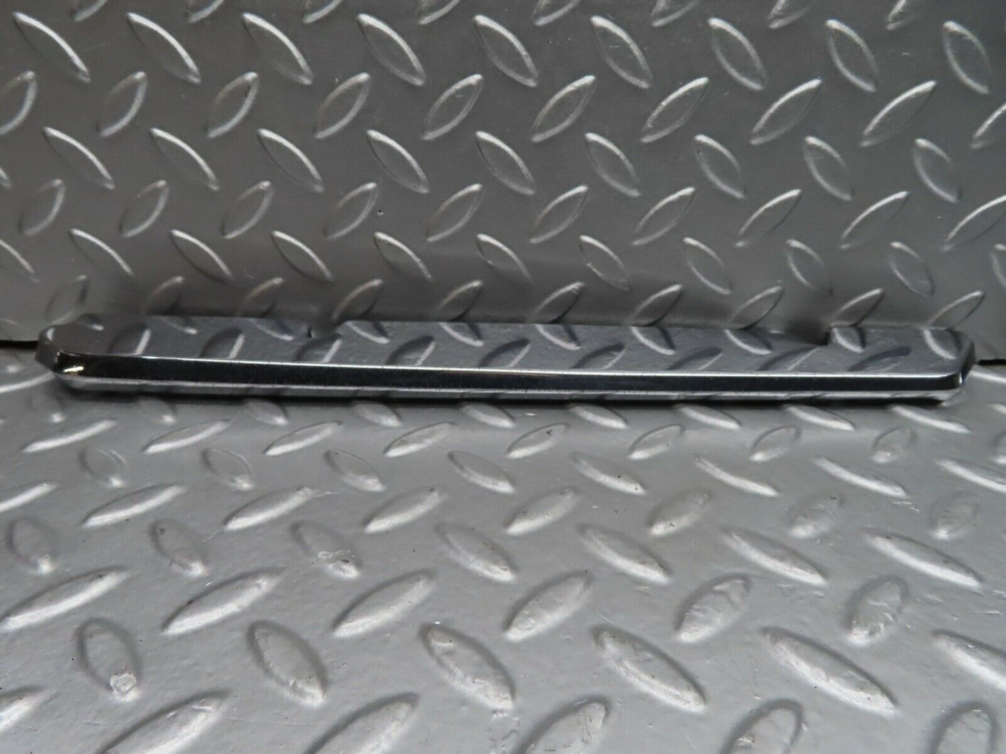 20767 Mercedes-Benz R107 450SL Coupe Bonnet Grill Chrome Trim