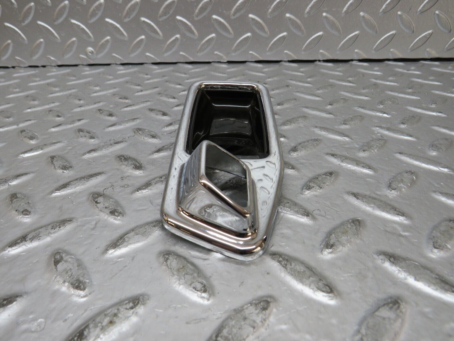 27173 Mercedes-Benz W123 280E Chrome Frame Door Opener Front Left 1167660211