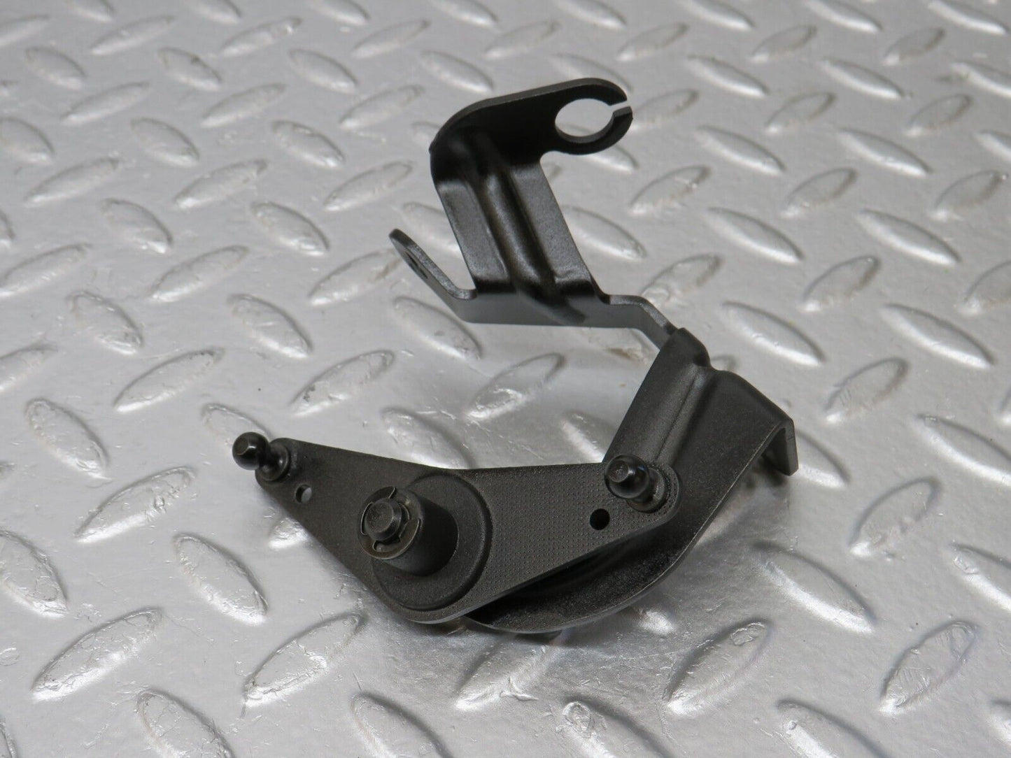 34586 Mercedes-Benz C126 380SEC Coupe Throttle Linkage