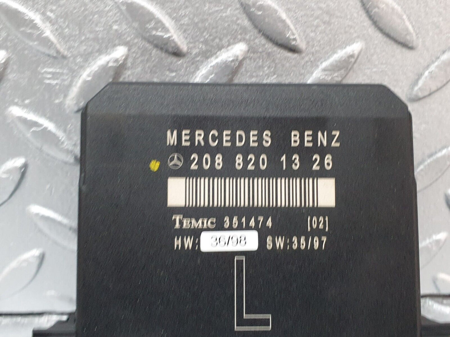 41747 Mercedes-Benz W202 C200 Door Control Unit Front Left 2088201326