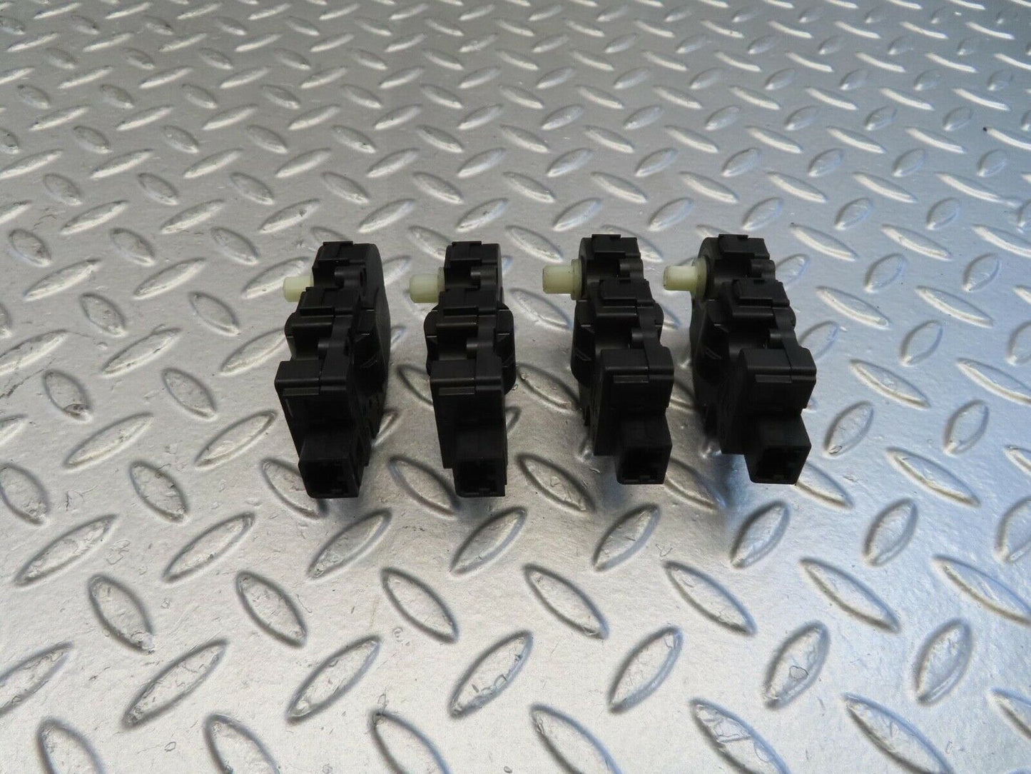 11291 Mercedes-Benz W221 S320 4x Heater Vent Control Actuator Motor 412650750