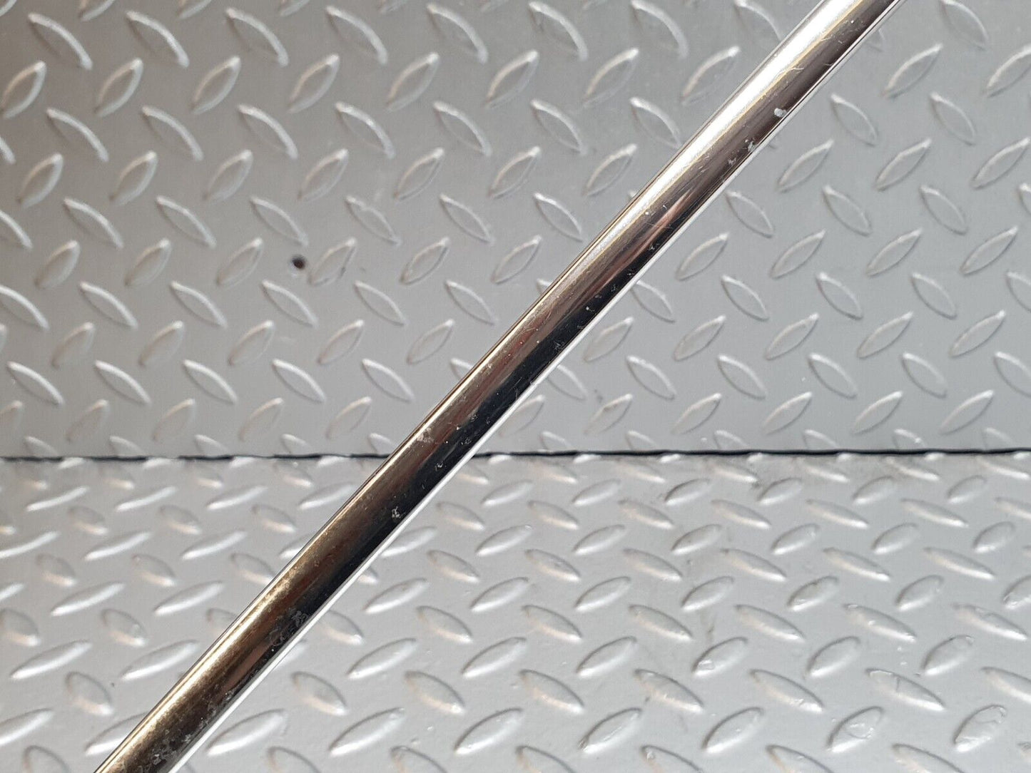 41262 Mercedes-Benz W126 300SE Roof Chrome Trim Left Side