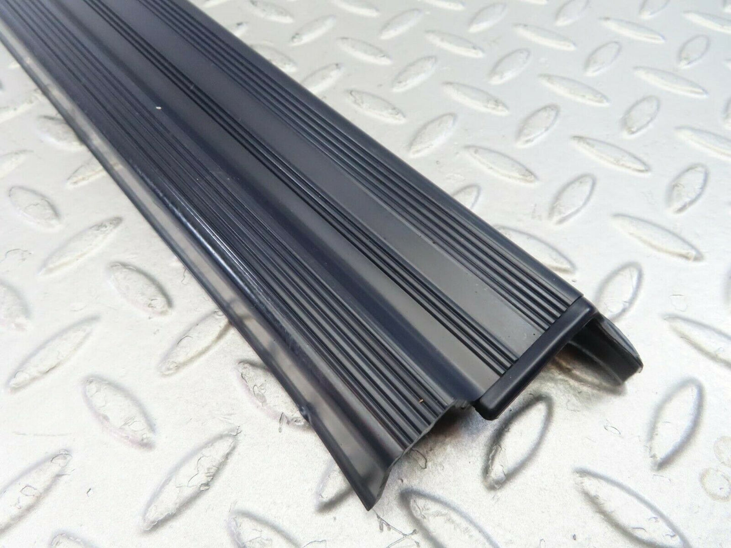 10346 Mercedes-Benz W201 190E Front Left Door Sill Blue
