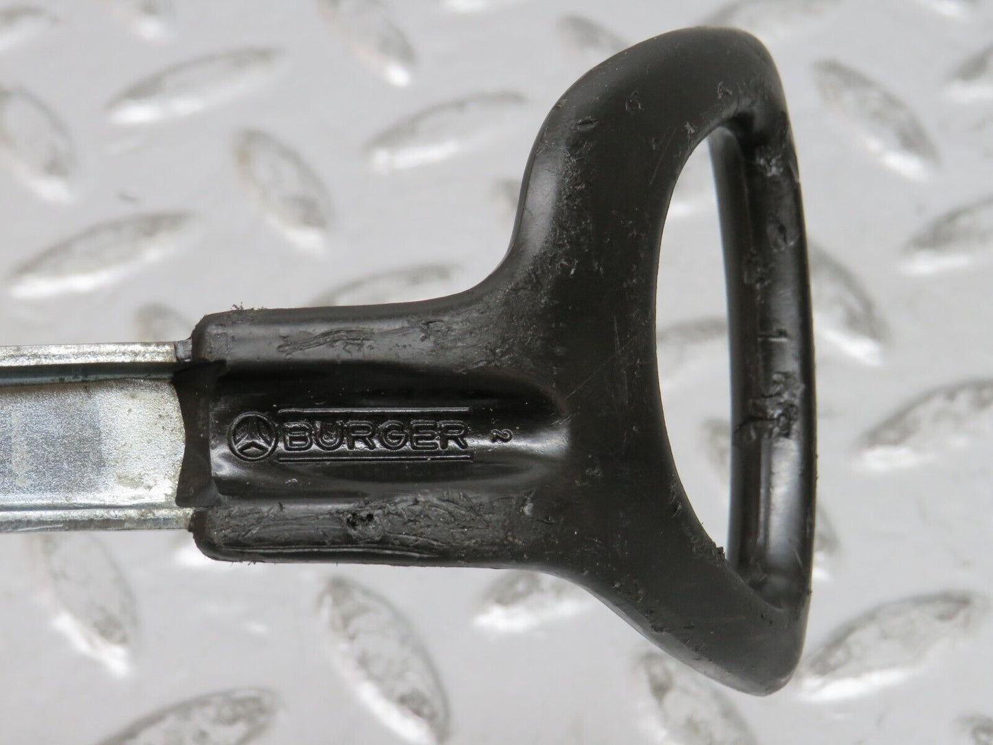 27011 Mercedes-Benz W123 240D Front Right Seat Sliding Adjust Handle