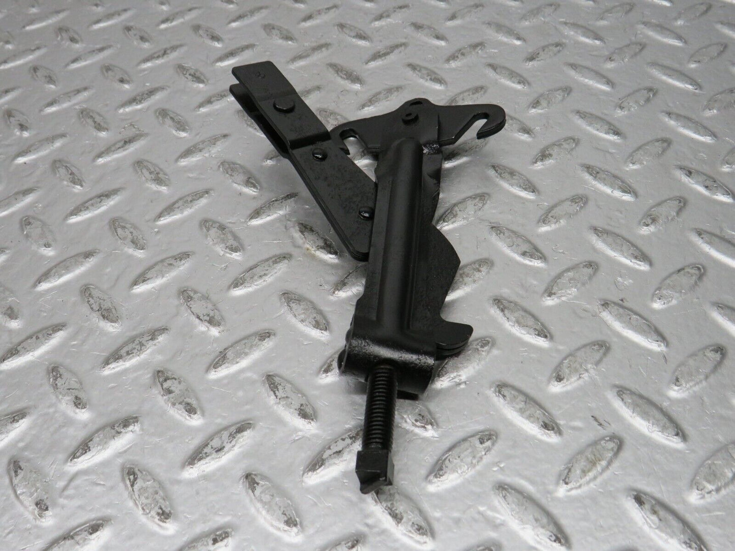 31989 Mercedes-Benz W123 230E Handbrake Adjusting Handbrake Regulator