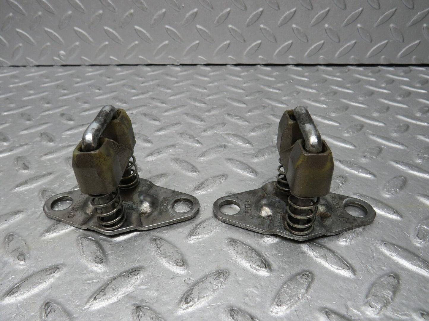 37091 Mercedes-Benz C126 420SEC Coupe Bonnet Lock Catch Pair 1268800060