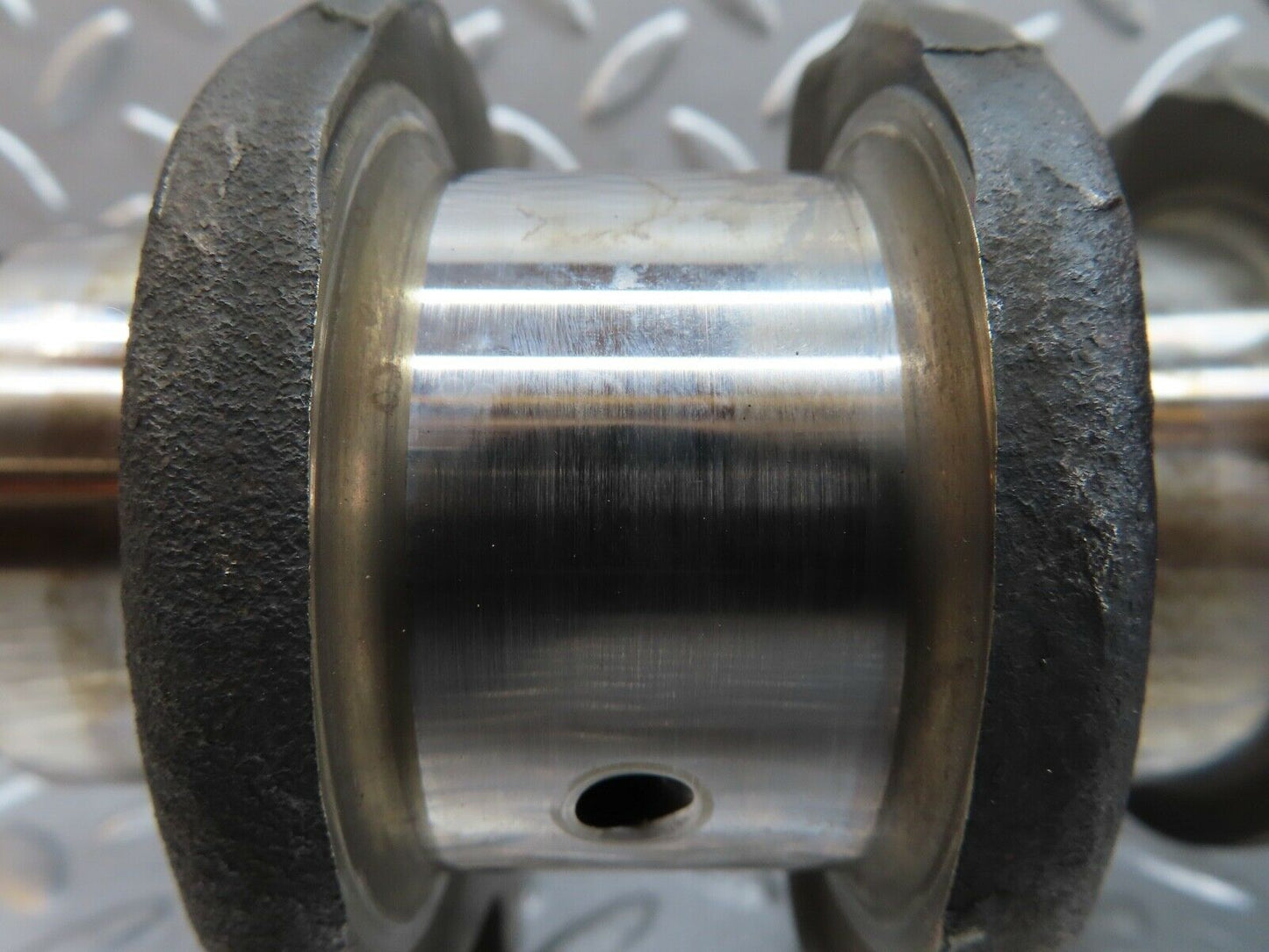 19200 Mercedes-Benz W123 300D Crankshaft OM617
