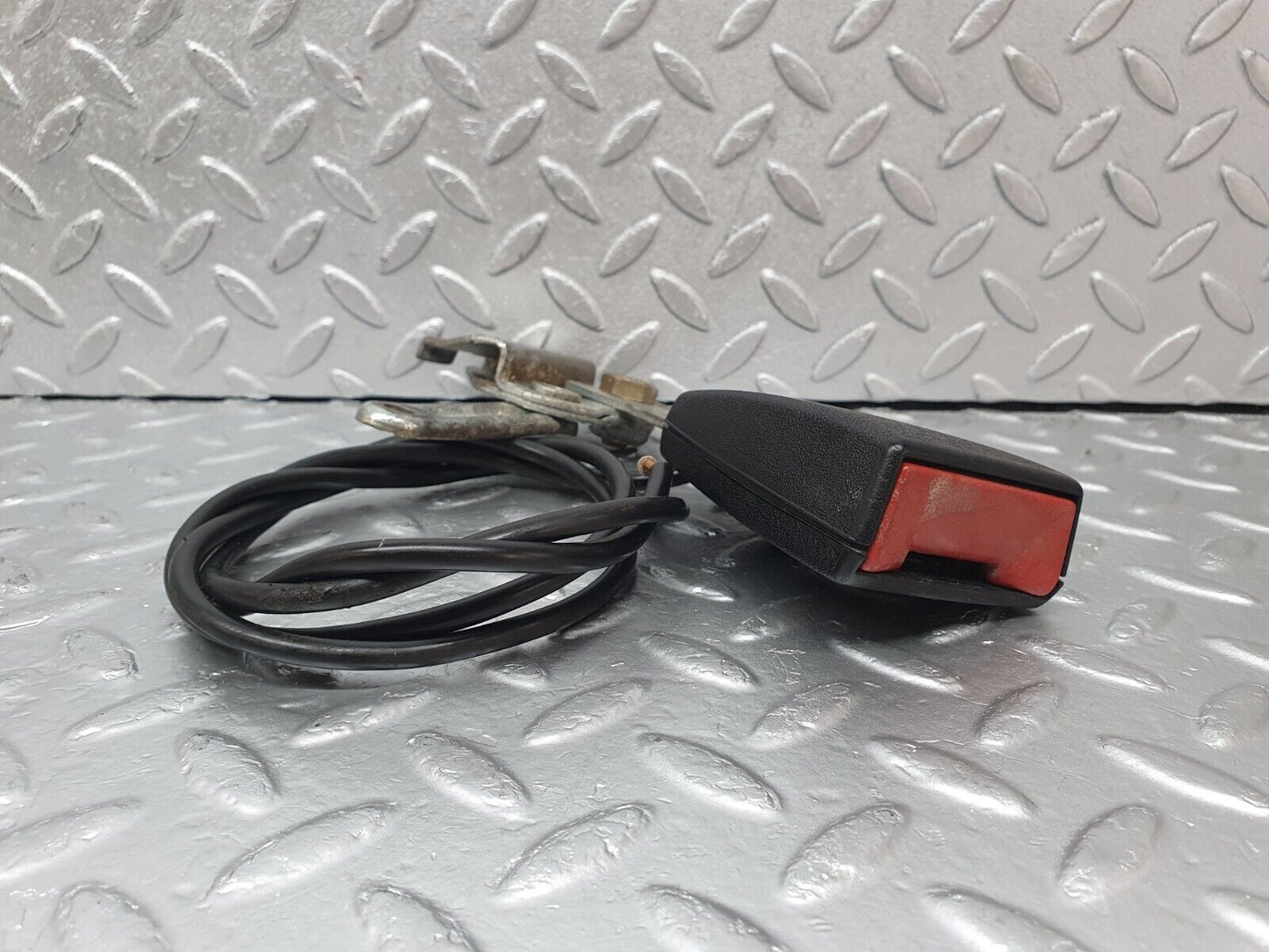 43864 Mercedes-Benz C126 380SEC Coupe Front Left Seat Belt With Buckle 1268603985 1268603269