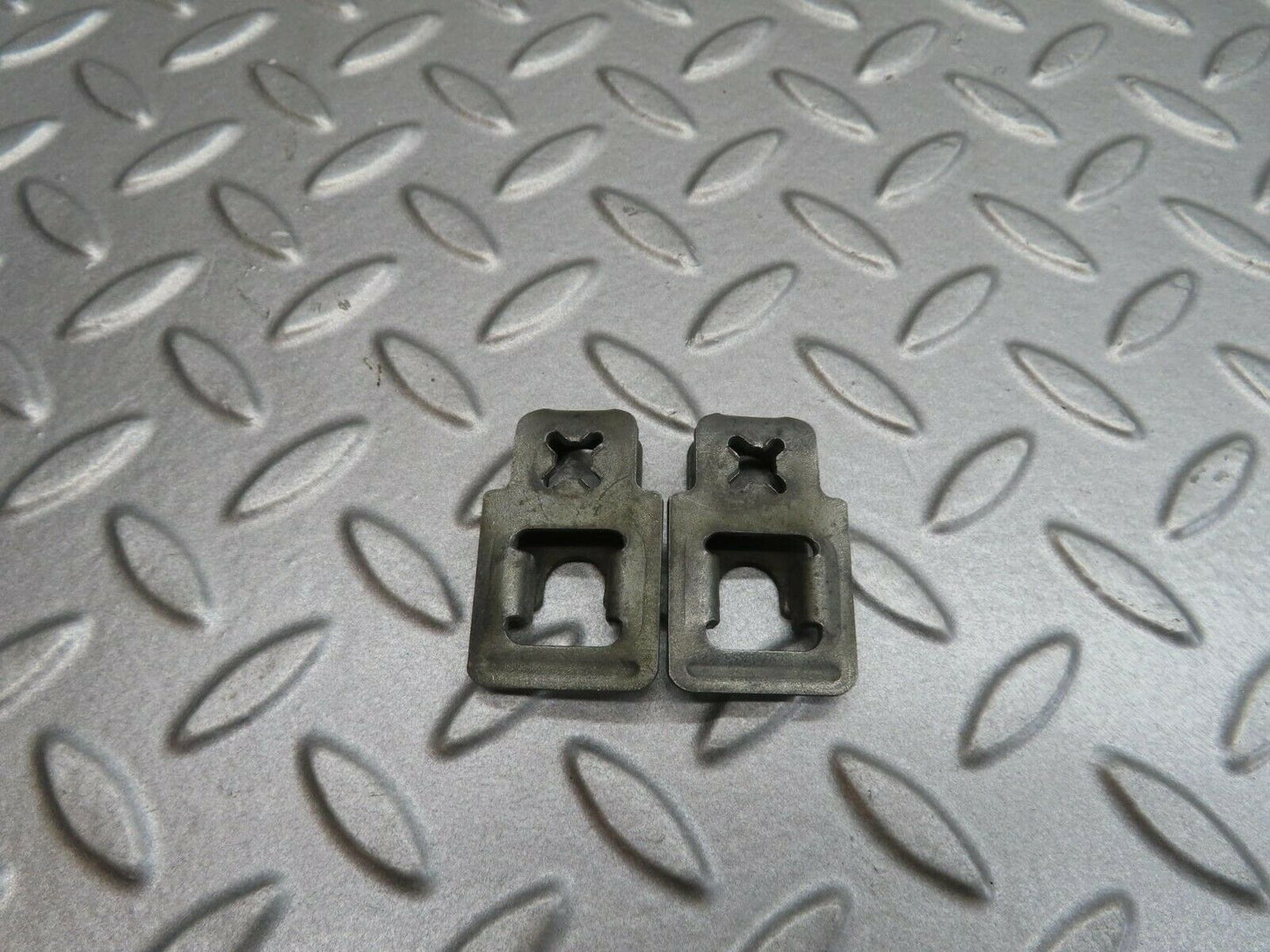 12176 Mercedes-Benz R129 300SL Coupe Fuel Injector Bracket