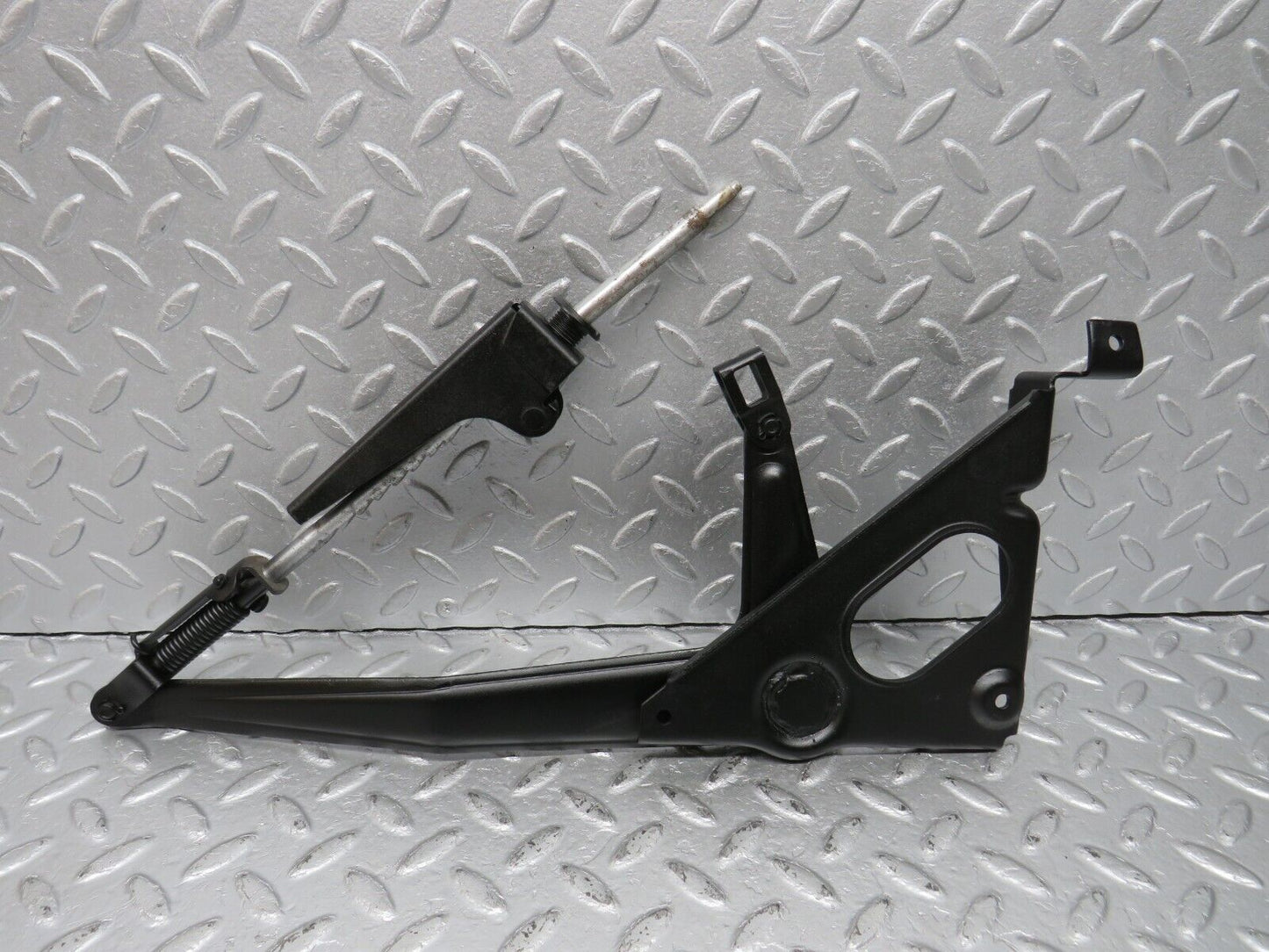 40648 Mercedes-Benz W123 300D Handbrake Regulator