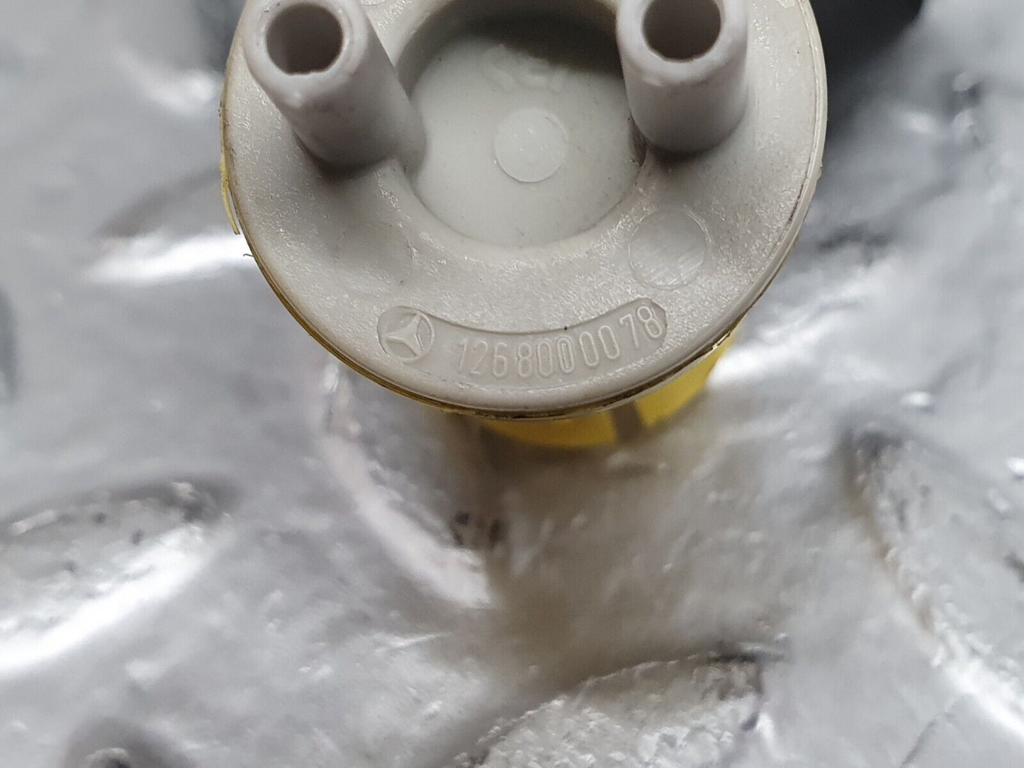 41179 Mercedes-Benz W126 300SE Vacuum Check Valve Pair 1268000078