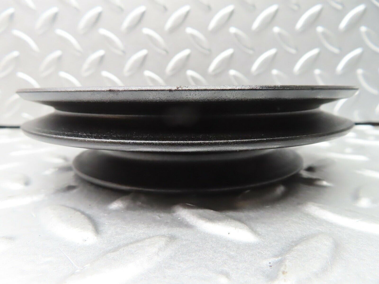 21284 Mercedes-Benz W123 230E Crankshaft Pulley 1020320404