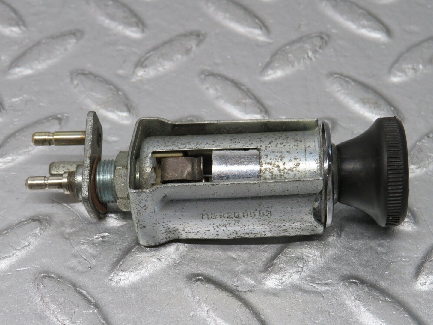 37532 Mercedes-Benz W109 300SEL Cigarette Lighter 1108250553