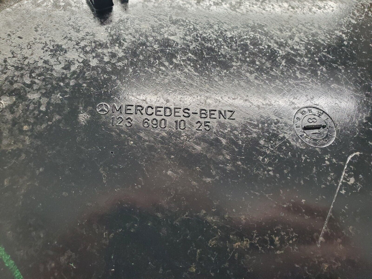 46335 Mercedes-Benz C123 280CE Coupe C Pillar Cover Right Black 1236901025