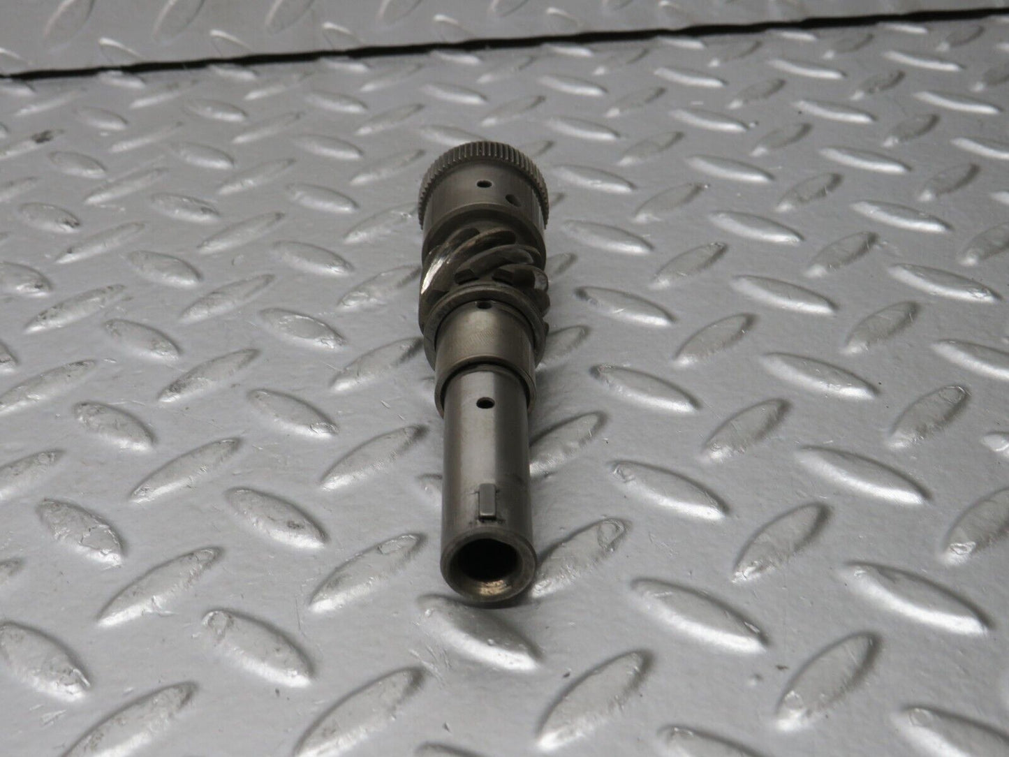 32905 Mercedes-Benz W123 300D Intermediate Shaft Gear