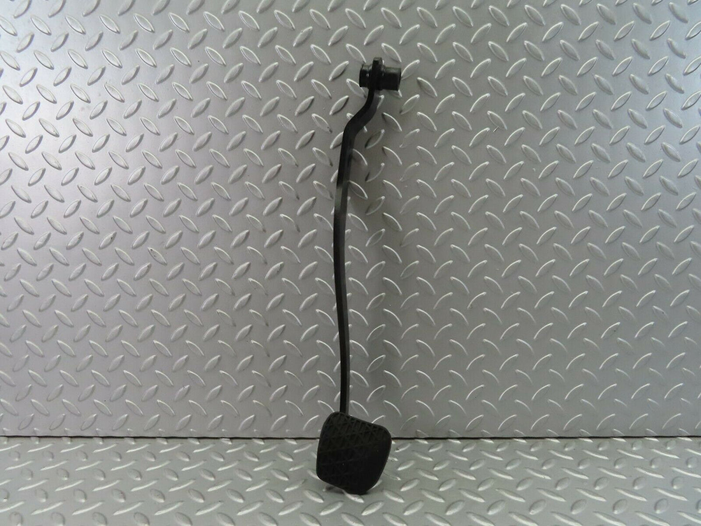 7404 Mercedes-Benz W116 450SE Brake Pedal