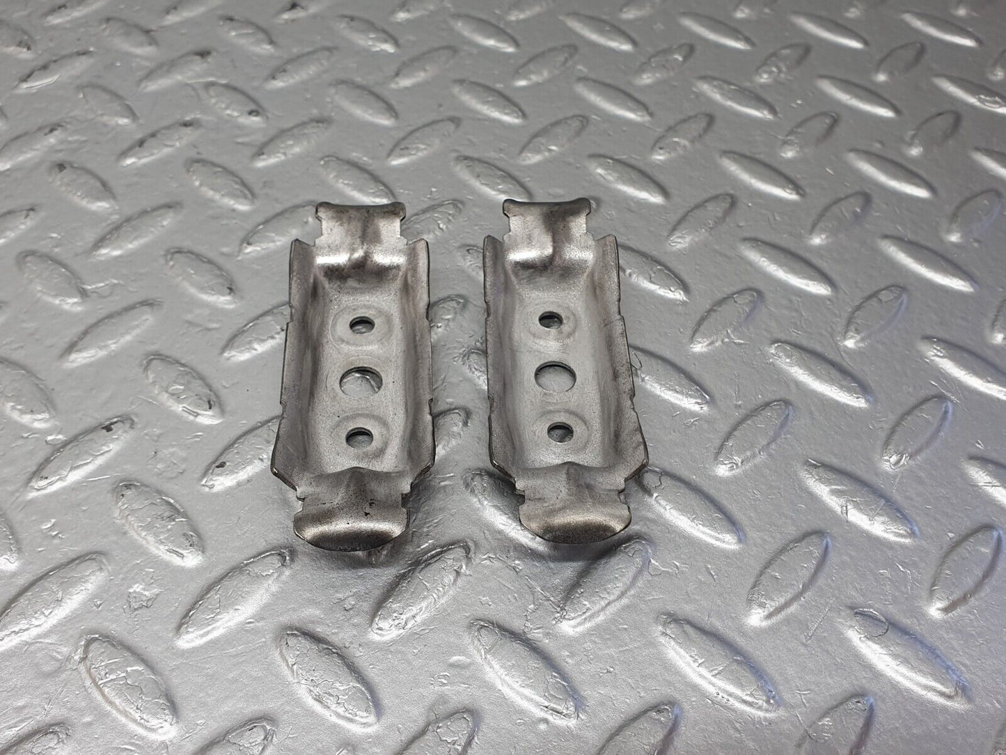 42507 Mercedes-Benz R129 320SL Coupe Fuel Pump Fuel Filter Holder Bracket
