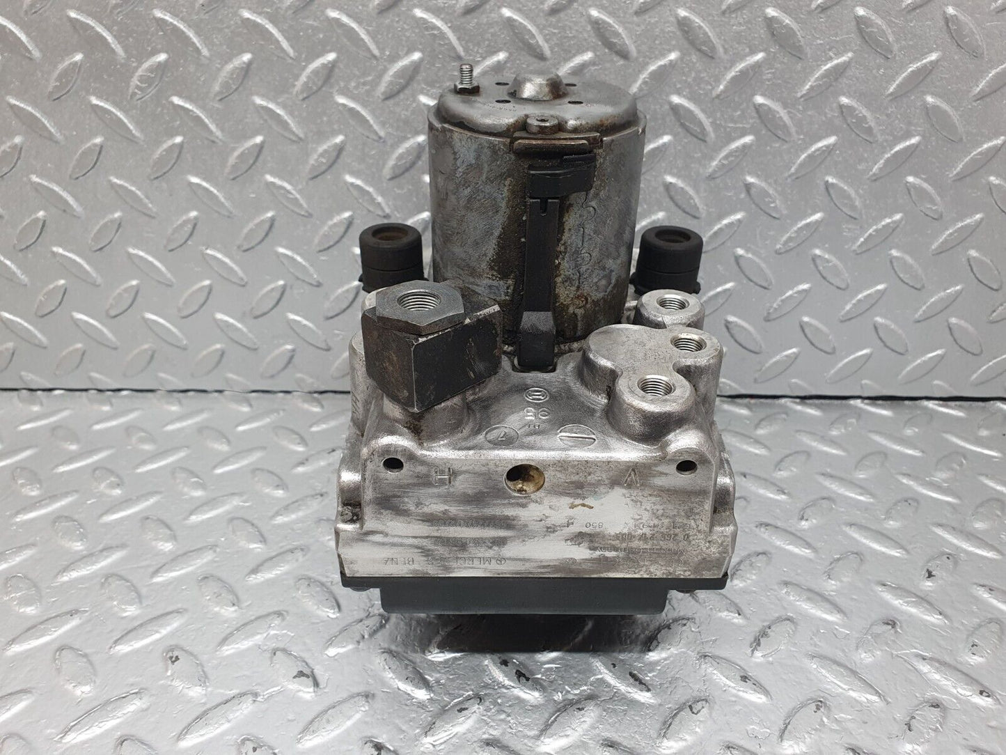 42502 Mercedes-Benz R129 320SL Coupe ABS Brake Pump Bosch 0130108057 0265217003 0024319612