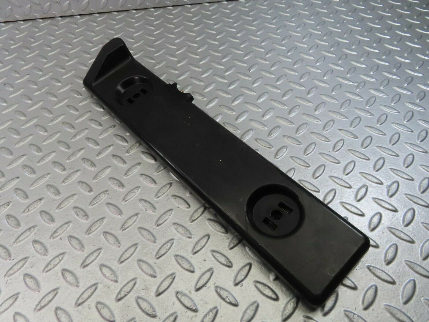9038 Mercedes-Benz W123 Tail Light Bulb Holder Left