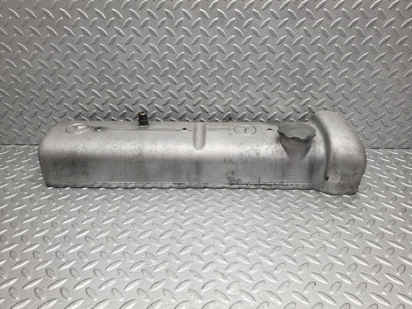 W112 cylinder head cover used OEM