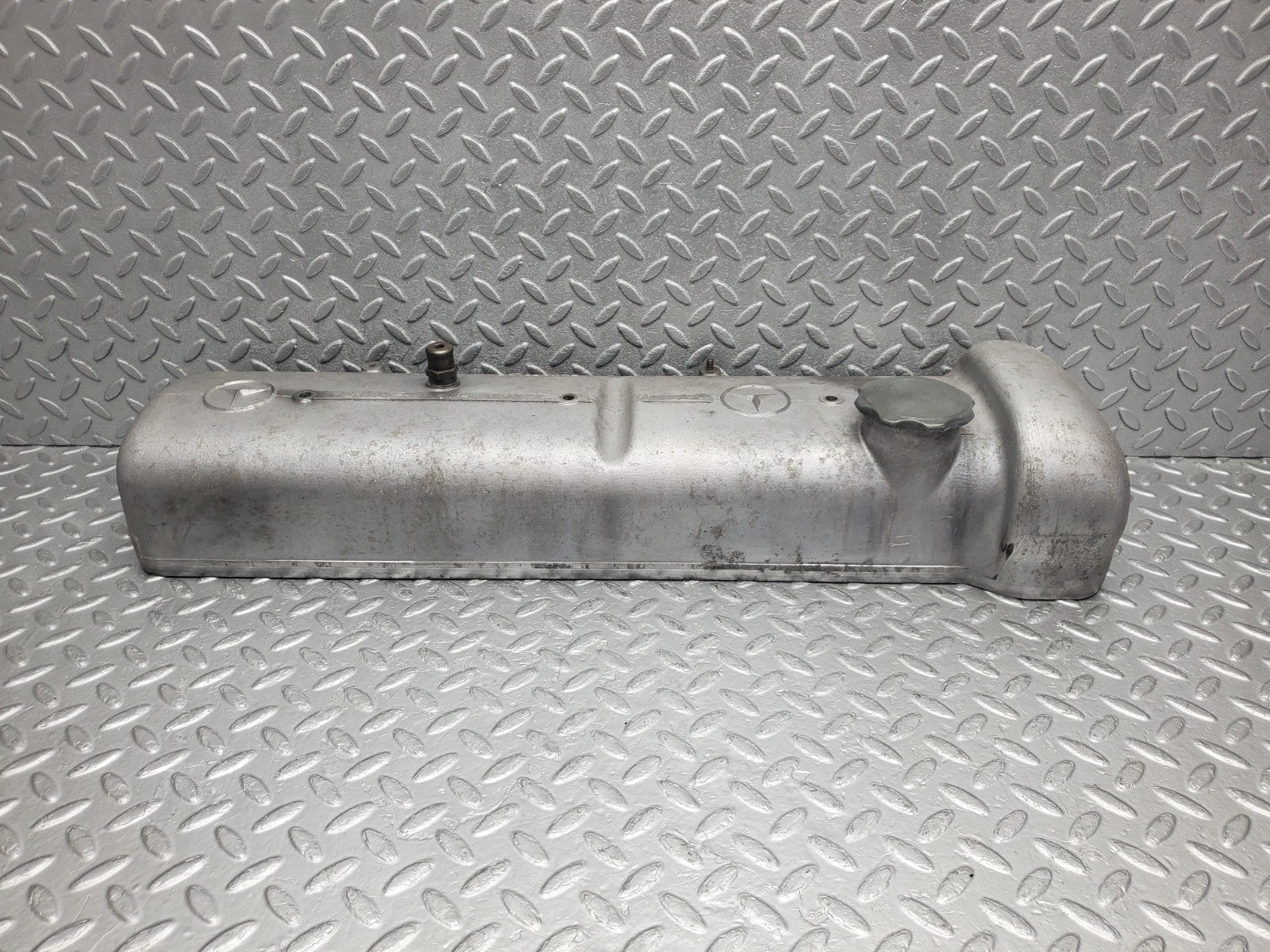 W112 cylinder head cover used OEM