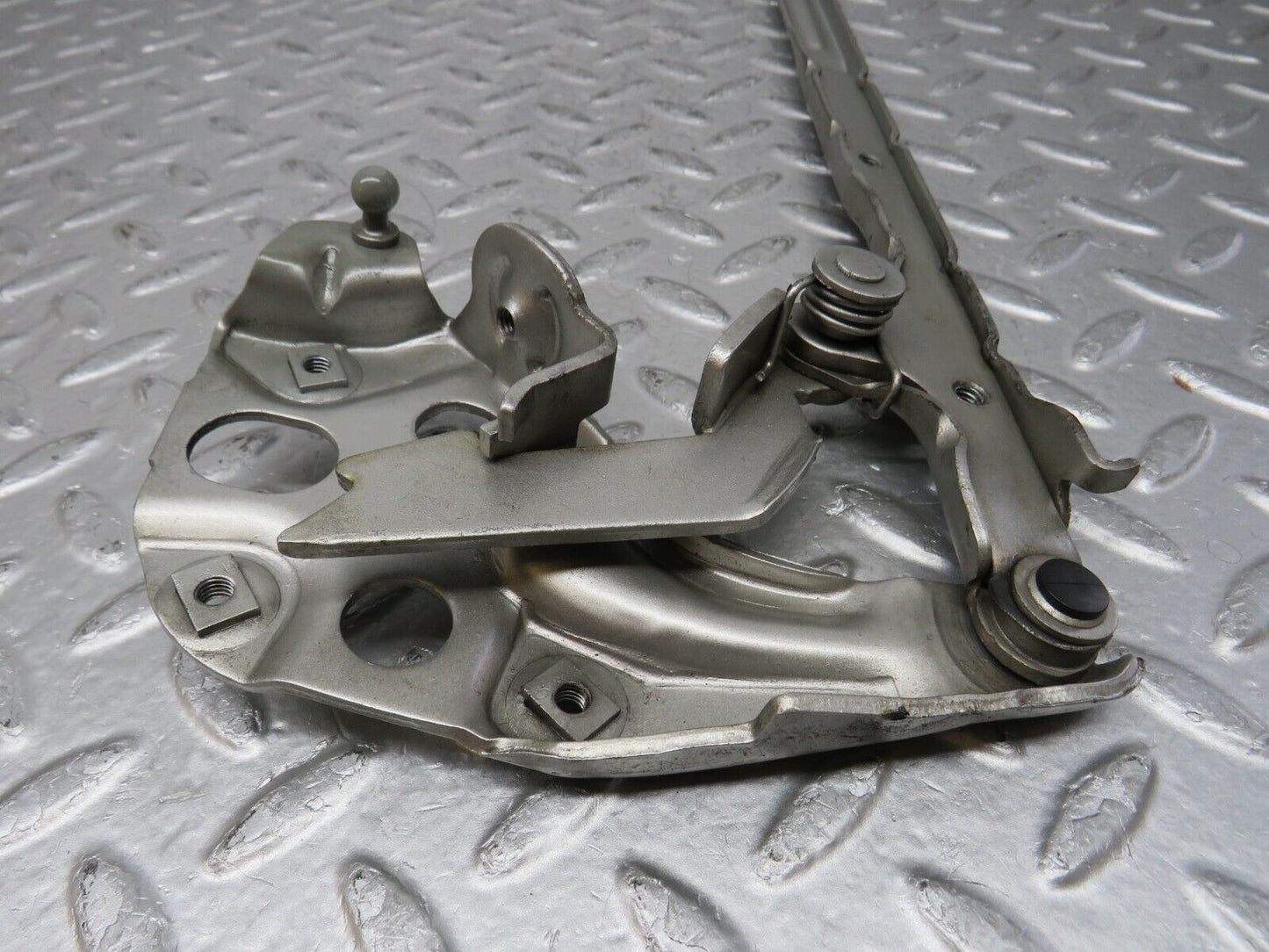 35030 Mercedes-Benz W210 320E Bonnet Hinge Right Side