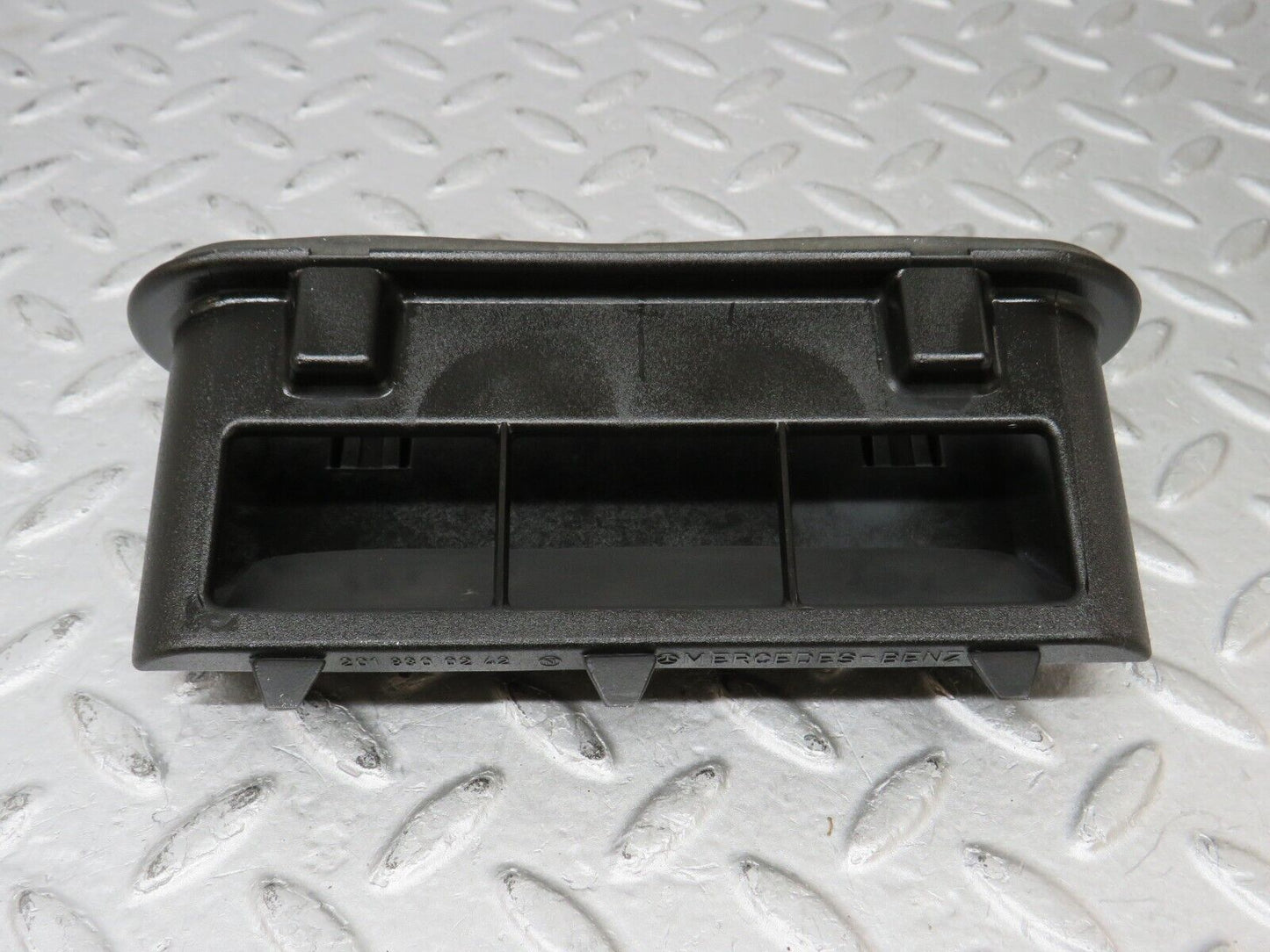 36465 Mercedes-Benz W201 190E 2.0L Trunk Breather Ventilation Valve 2x 2018300242