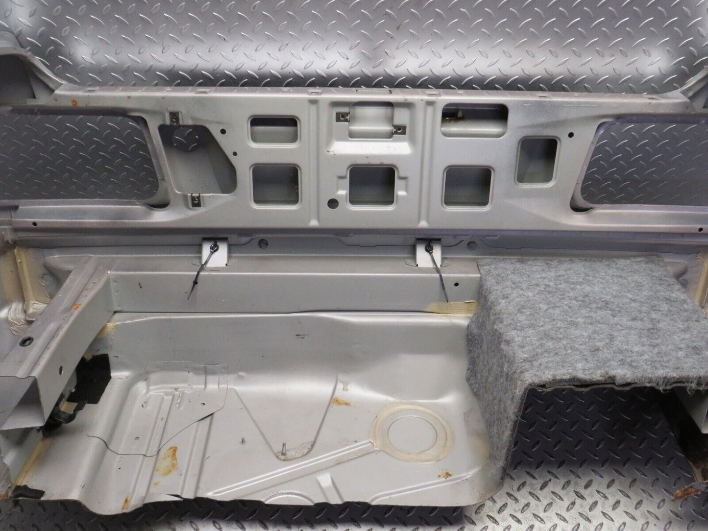 39561 Mercedes-Benz R129 320SL Coupe Complete Rear Panel