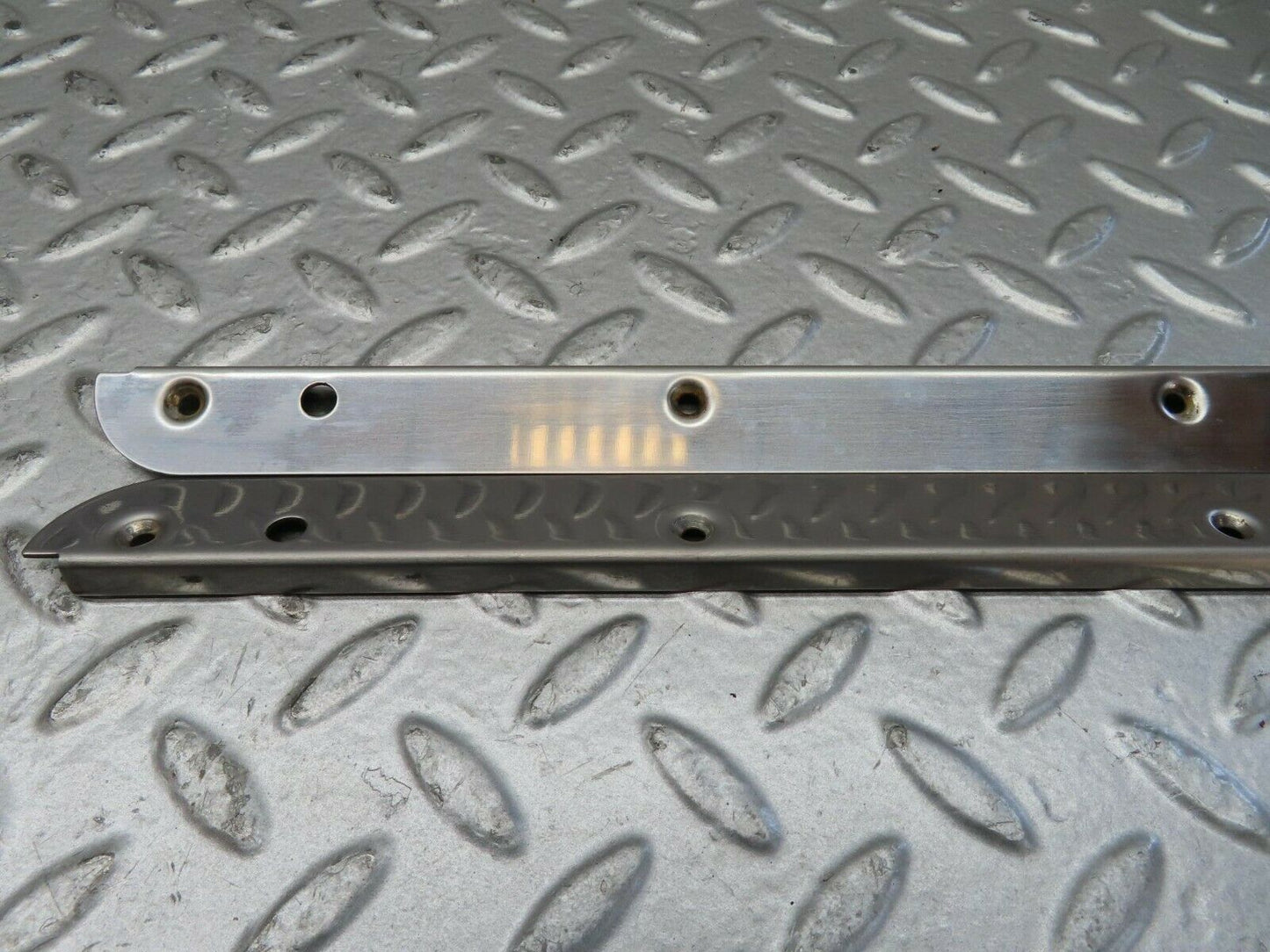 15464 Mercedes-Benz W123 230E Sunroof Chrome Trim Set