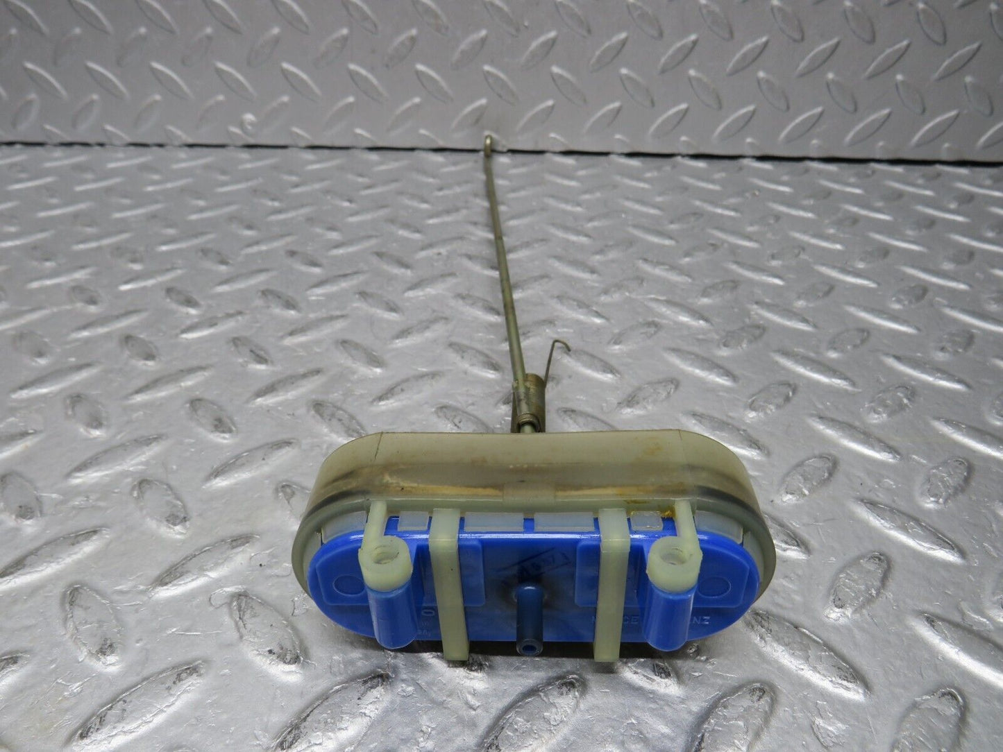 37089 Mercedes-Benz C126 420SEC Coupe Front Seat Folding Vacuum Actuator