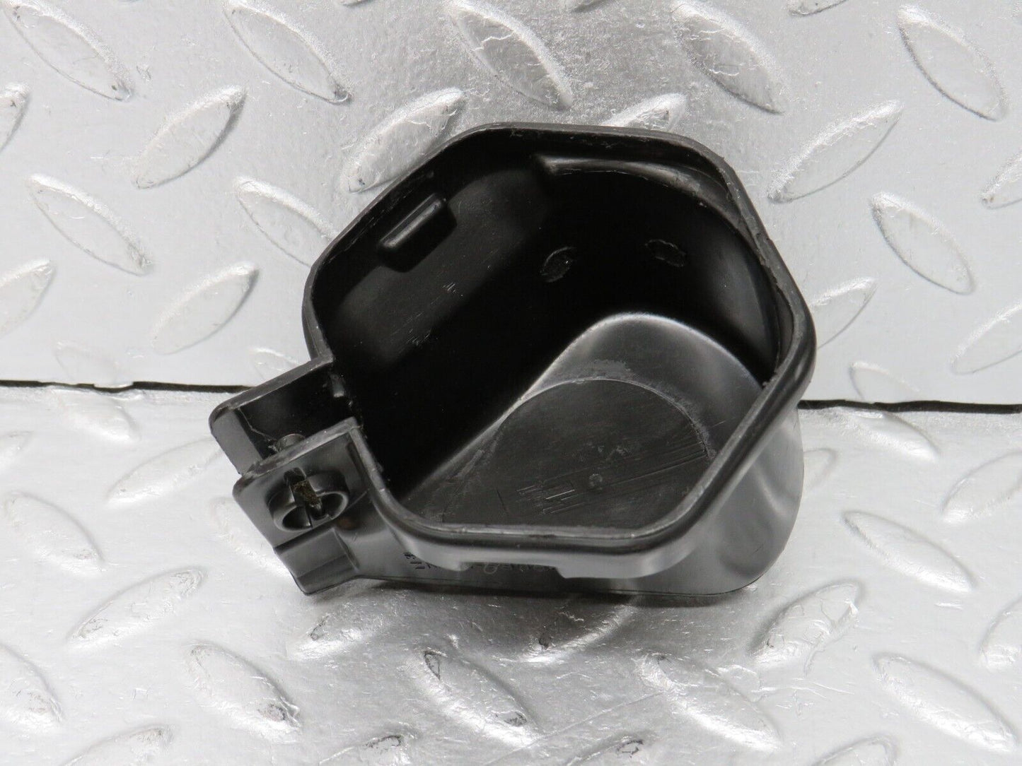 38861 Mercedes-Benz W201 190E 2.6L Ignition Coil Cover Cap 0001582285