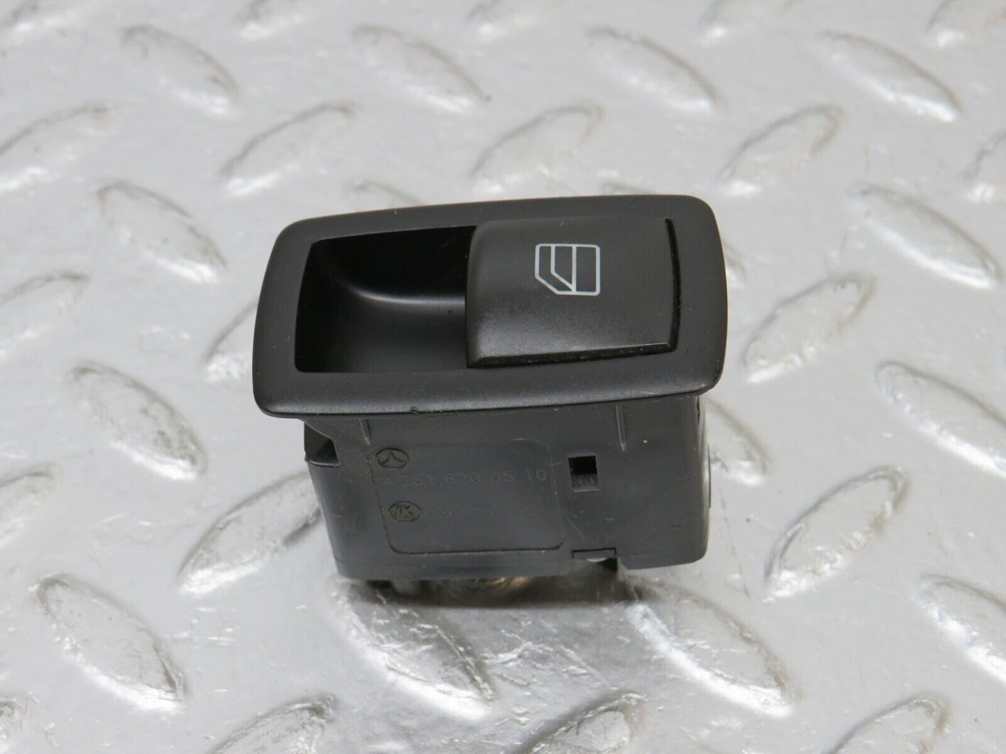 32744 Mercedes-Benz W245 Rear Right Electric Window Switch 2518200510