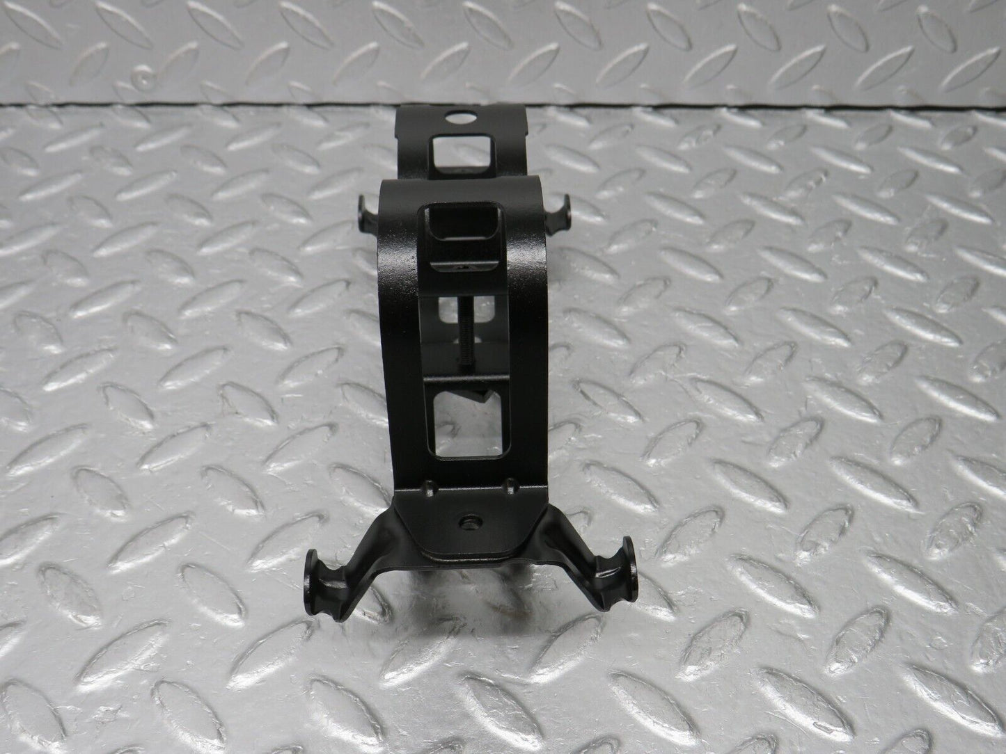38006 Mercedes-Benz A124 320E Cabriolet Fuel Pump Fuel Filter Bracket